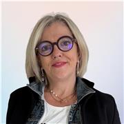 Professeure en marketing digital et coach Instagram pour entrepreneurs