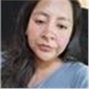 Profesor de matemática que imparte clases a niños de todas las edades