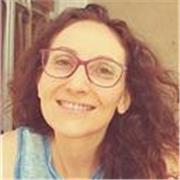 Laureata in materie umanistiche impartisce lezioni private