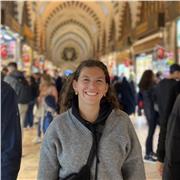 Ingeniera en Biotecnología molecular con especialización en inmunoncología. 
Bioquímica - Biología Celular- Biología y otros.