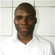 Je suis un professeur particulier qui donne des cours de soutien scolaire aux apprenants du primaire