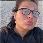 Italiano, storia e geografia per ragazzi e adulti. Insegnante di ruolo abilitata con specializzazione anche sul sostegno.