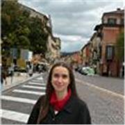 Soy traductora cursando actualmente el Máster de Formación de Profesorado de Inglés, por lo que alumnos de secundaria.