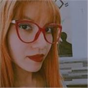 Licenciada en literatura y lengua castellana, capacitada para dar clases en primaria, secundaria y monitorias