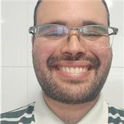 Soy un ingeniero mecánico recién graduado que se defiende bastante bien en el área de ciencias y tecnologías. Tengo conocimientos en física, matemáticas, en biología y computación, también se de programación y mecatrónica. Me encuentro ubicado en la zona