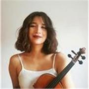 Profesora de piano, violín, ukelele, iniciación musical, composición de canciones, teoría musical, armonía