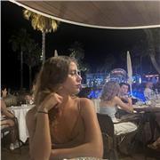 Laureata in design della comunicazione, offro lezioni di lingue straniere quali francese spagnolo inglese