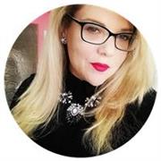 I am an English tutor with more than 10 years experience. (I specalize in helping my students with conversational  Engilsh. 