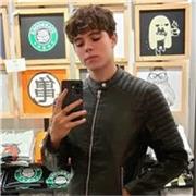 Profesor de grado superior de guitarra con 19 años. Doy clase de iniciacion y hasta el grado profesional como mucho. serían 10