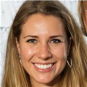 Muttersprachliche Deutschlehrerin bietet Nachhilfe in Deutsch für Gymnasiasten an.