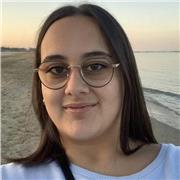 Sono una ragazza di 18 anni che spartisce lezioni di matematica o di qualsiasi altra materia per studenti che frequentano le medie