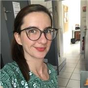 Enseignante d'anglais en visio ou à domicile. J'ai vécu aux USA. Licence d'anglais + master de l'enseignement. 