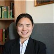 Profesora nativa de chino con Máster en la UAB especializada en alumnos hispanohablantes, ofrece clases dinámicas de HSK/YCT