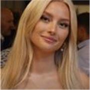 11+ and GCSE English tutor delivering tailored lessons that build writing, comprehension and exam skills