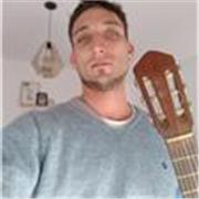 Profesor de guitarra criolla, acústica y eléctrica. Niveles iniciantes y avanzados. Clases online y presenciales. Adultos y niños