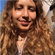 Ragazza laureata in lingue impartisce lezioni private di Inglese e Francese