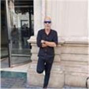 Soy profesor de informática y diseño gráfico digital, cubano sin nacionalidad