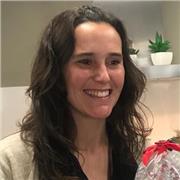 Soy Maestra Infantil haciendo el Máster Universitario de Dificultades de Aprendizaje en la UOC y aspirante a primaria. Tengo practica en Infantil y he hecho substituciones como PT en escuelas con niños de primaria.