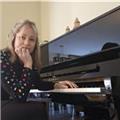 Profesora de piano y lenguaje musical para todas las edades. idioma castellano e inglés. con experiencia y formación además en terapias artísticas