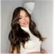 Imparto clases de todas las asignaturas y he estado varios años trabajando de niñera 