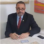 Professor de Direito especialista com Mestrado