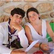 Profesor versátil y cuidador: Clases particulares, música y deporte en un solo perfil.