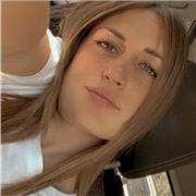 Persona paciente y motivada, me gusta enseñar y que a la gente le guste aprender. Mis clases son dirigidas mas bien a niños de primaria o de la ESO