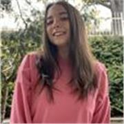 Sono una studentessa universitaria disponibile per aiutare a svolgere i compiti o per aiuto studio
