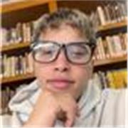 Estudiante con nivel B2-C1 de ingles y con buena práctica 