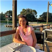 Educadora muy implicada, empática. Con muchos años de experiencia en el cuidado de niñ@s.