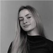 Soy una alumna de tercero en negocios y marketing internacionales, conocimientos en economía internacional (micro y macro) y contabilidad