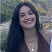 Estudiante de Traducción e Interpretación. Soy muy simpática, trabajadora y responsable :)