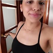 Me defino comp una persona alegre y profesional que adapta sus clases al nivel de sus alumnos.