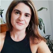 Professora com mais de 15 anos de experiência nas áreas de Bioquímica e Virologia
