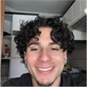 Profesor de futbol, llevo dos años trabajando con niños, desde los 4 hasta los 12 años, tengo la titulación de nivel 2 de futboo