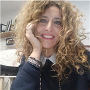 Laureanda in Filosofia impatisce lezioni di italiano, storia e filosofia dalle scuole elementari alle scuole superiori