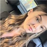 soy una chica nativa de habla inglesa y estudiante de Hotelería. Ofrezco clases particulares de inglés para niños y adolesce