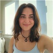 Graduada en Comunicación Audiovisual con pasión por la lectura y muy extrovertida. 