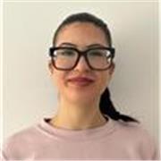 Técnica en personas en situación de dependencia con experiencia con niños con discapacidad.