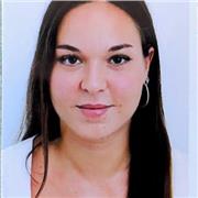 Profesora de inglés, primaria y derecho, ofrece clases en un horario flexible, de forma online y presencial, según distancia.