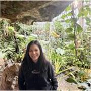 Profesora de Ingles que imparte clases a niños de todas las edades