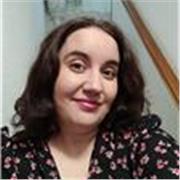 Profesora titulada en Educación Infantil y en Formación para el empleo que imparte clases de Canva y otras herramientas digitales.