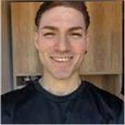 Preparador físico polivalente en formación profesional en acondicionamiento físico, amplia trayectoria en entornos deportivos y sa