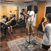 Profesor de música imparte clases a domicilio para niños, jovenes y adultos