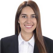 Médica general con 2 años de experiencia, con conocimiento de ciencias naturales, anatomía y ciencias de la salud.