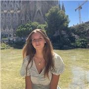 Aide aux devoirs et soutien scolaire dans toutes les matières de la primaire au lycée.