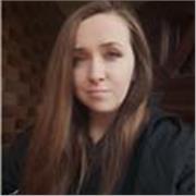 Cierpliwy korepetytor języka rosyjskiego, który w prosty sposób tłumaczy gramatykę i pomaga przełamać barierę w mówieniu. 