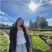 Professeure particulière d’anglais. Je peut offrir des cours spécialisés pour les besoins et intérêts de chaque étudiant