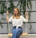 À 19 ans, étudiante en école de commerce, je vous offre des cours particuliers pour exceller dans toutes les matières. Prêt à booster vos résultats académiques !