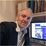 Insegnante di inglese esperto impartisce lezioni d'inglese online